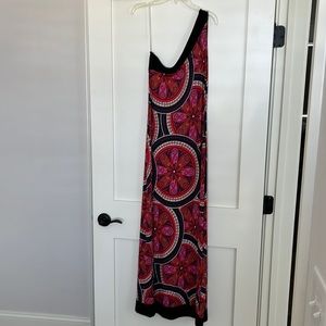 Vibrant inside shoulder dress with fun pattern